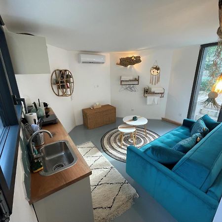 Bulle De Detente Avec Jacuzzi Saint-Martin-de-Londres Dış mekan fotoğraf